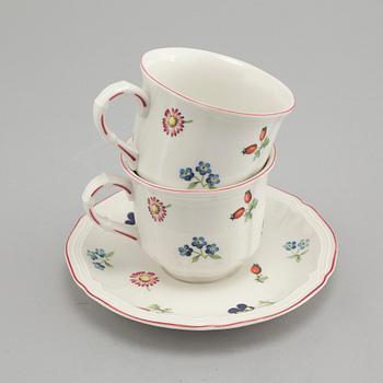 A Villeroy & Bosch 72 pcs dinner service "Petite Fleur".