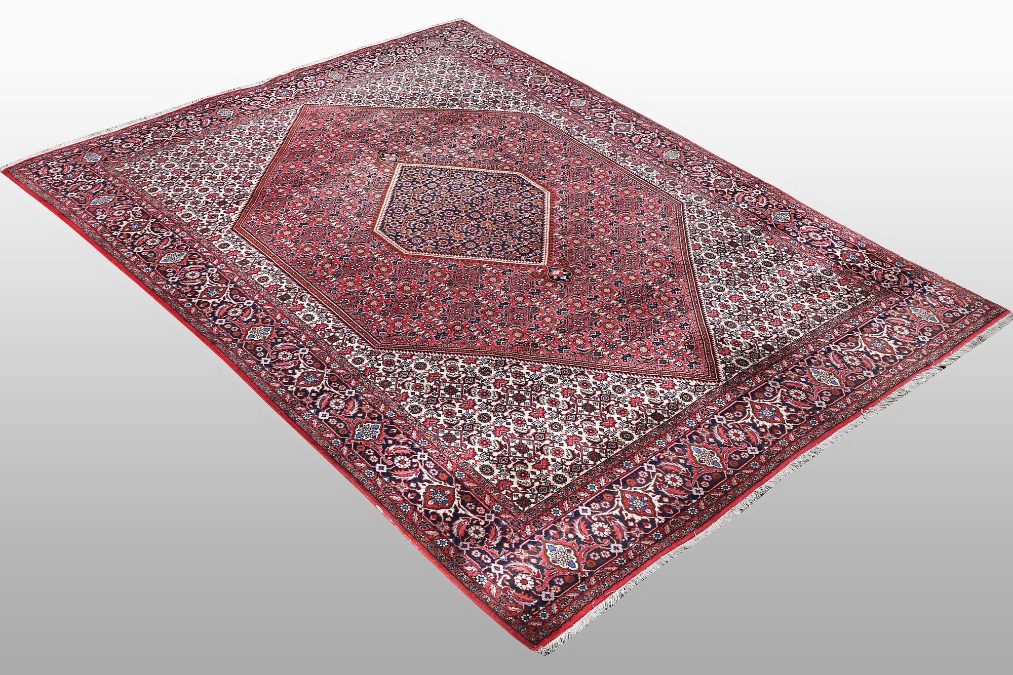 Matta, Bidjar tekab, ca 318 x 219 cm.