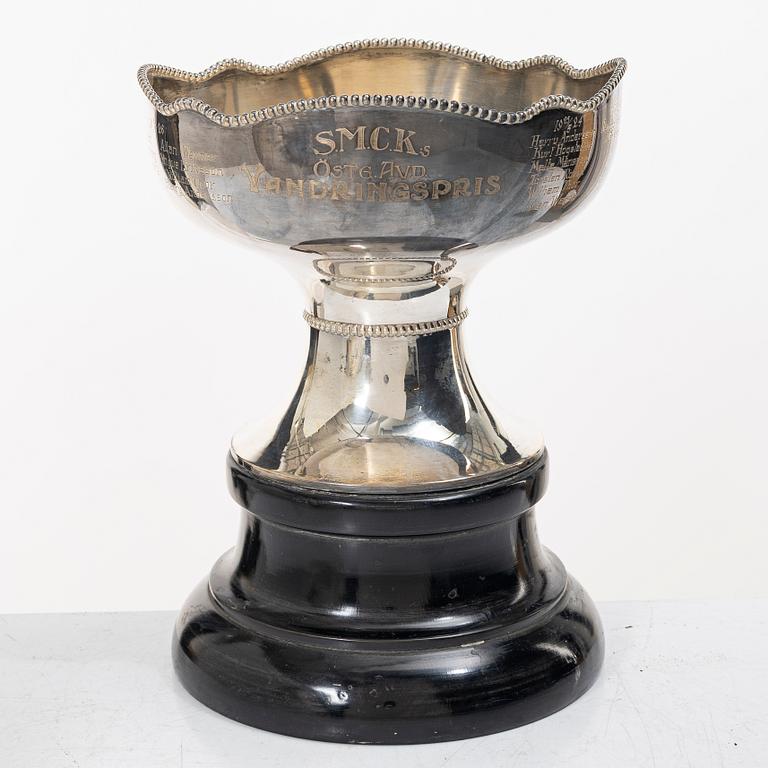 A cup and two plates, silver, second half of the 20th century.