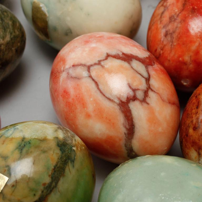 ÄGG, 11 st, alabaster, Italien, 1900-talets andra hälft.