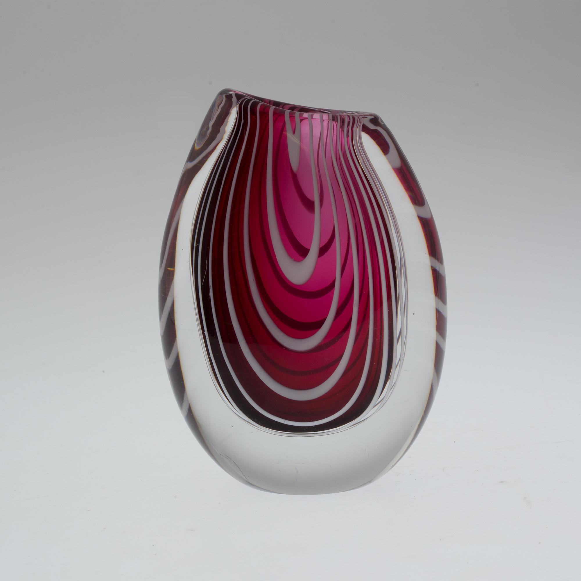 A Vicke Lindstrand 'Zebra' glass vase, second half of the 20th century.