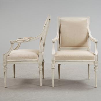 KARMSTOLAR, ett par, gustaviansk stil, 1900-talets första hälf.