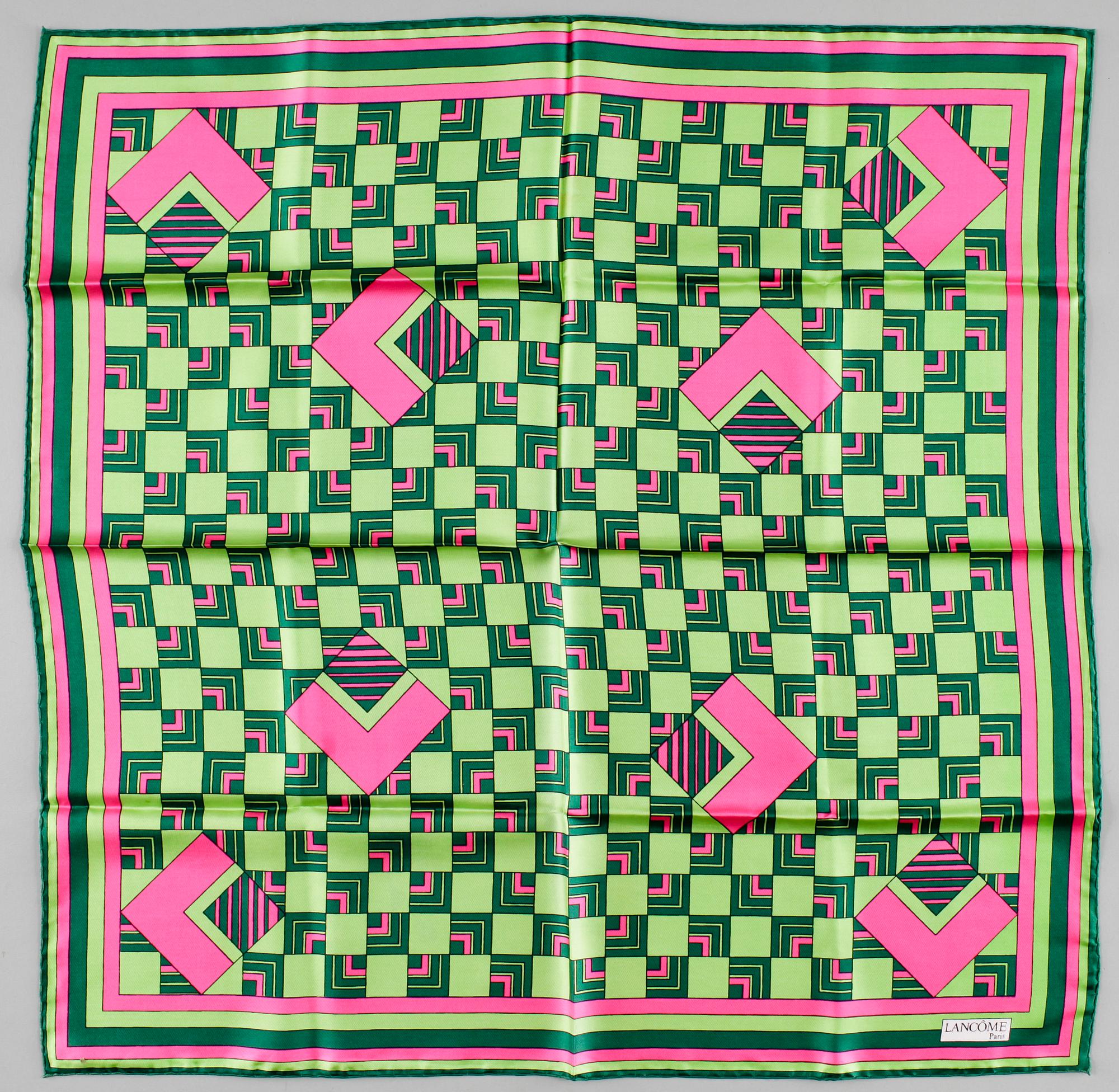 SCARVES, 4 st, siden, bl a Chanel och Yves Saint Laurent.