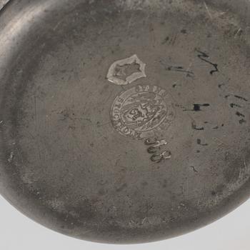 Firma Svenskt Tenn, bläckhorn samt lockask, tenn, Stockholm 1928 respektive 1927.