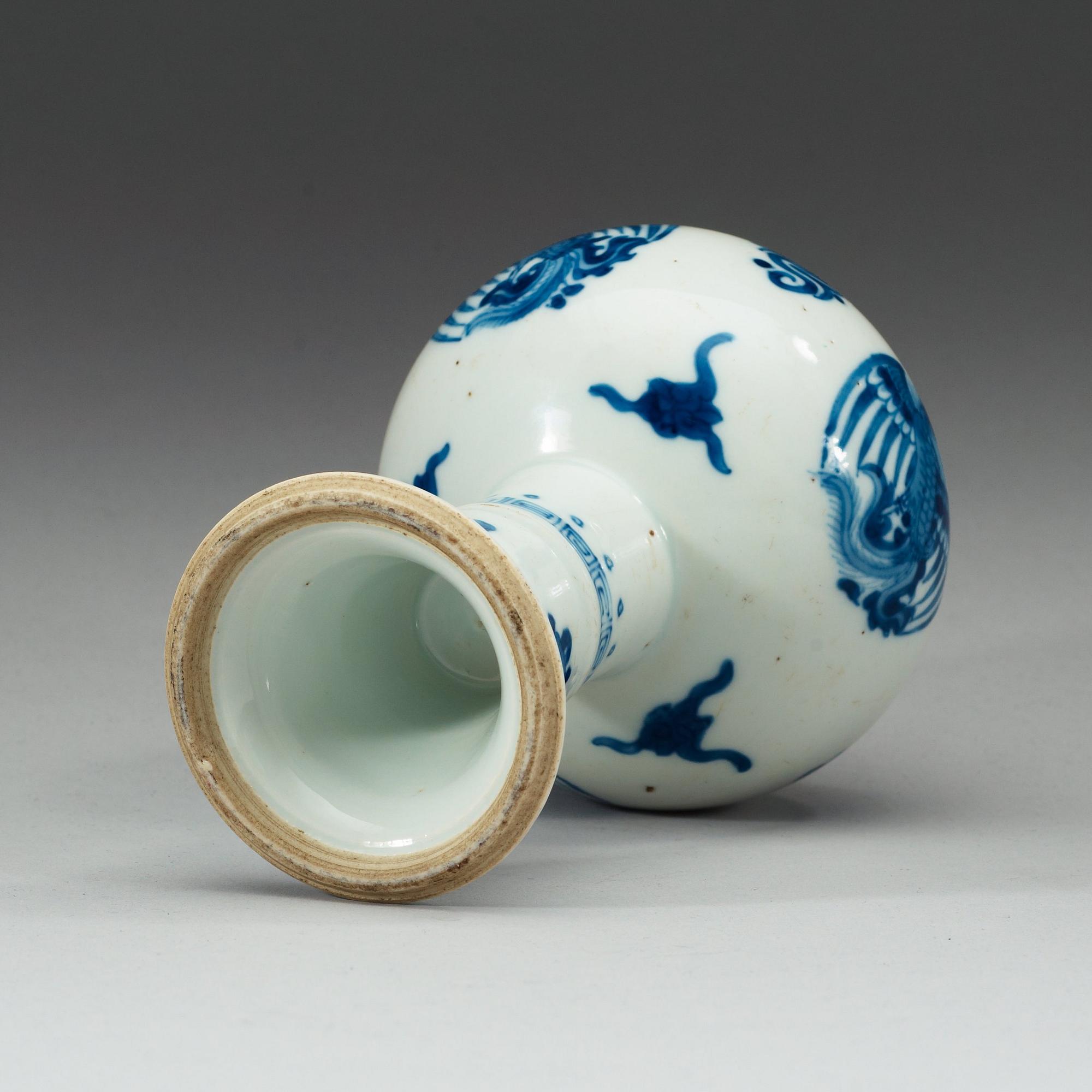 STEMCUP, porslin. Qing dynasti.
