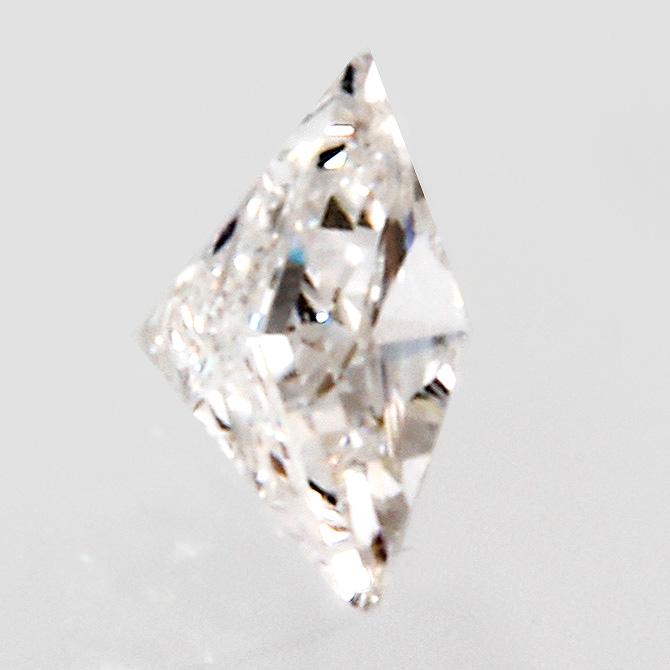 Lös sten prinsesslipad diamant ca 0,30 ct TW/VS enligt uppgift.