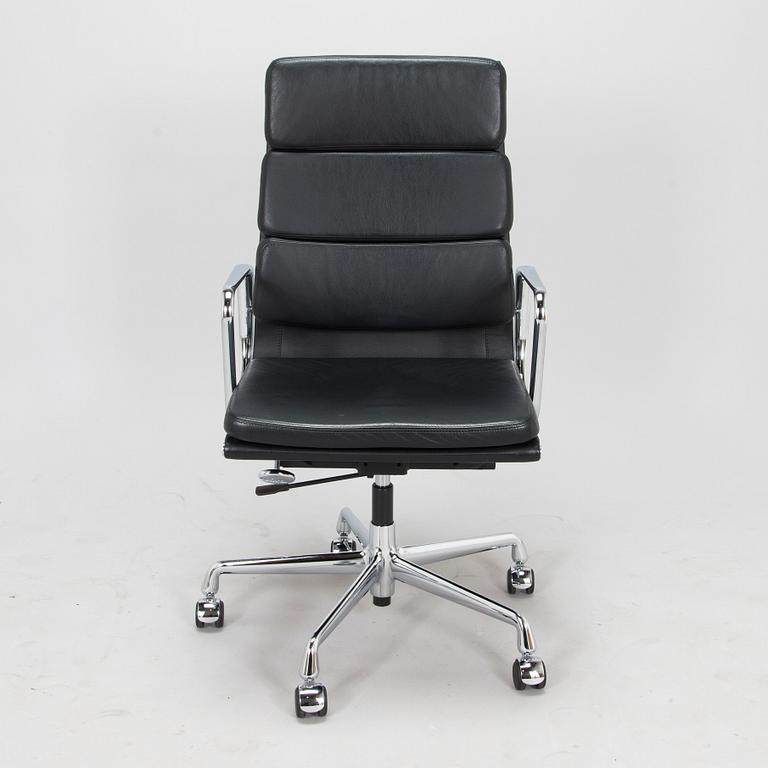 Charles & Ray Eames, kontorsstol, "Soft Pad Chair EA 219, high backrest", Vitra. 2000-tal.