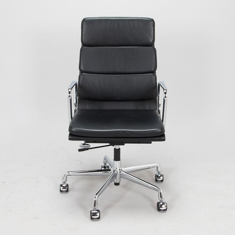 Charles & Ray Eames, a 21st-century "Soft Pad Chair EA 219, high backrest" office chair, Vitra.