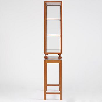 Josef Frank, a display cabinet model 2077, Firma Svenskt Tenn, post 1985.
