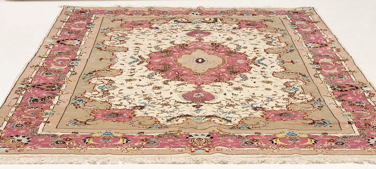 Rug, Tabriz, approx. 290 x 190 cm.
