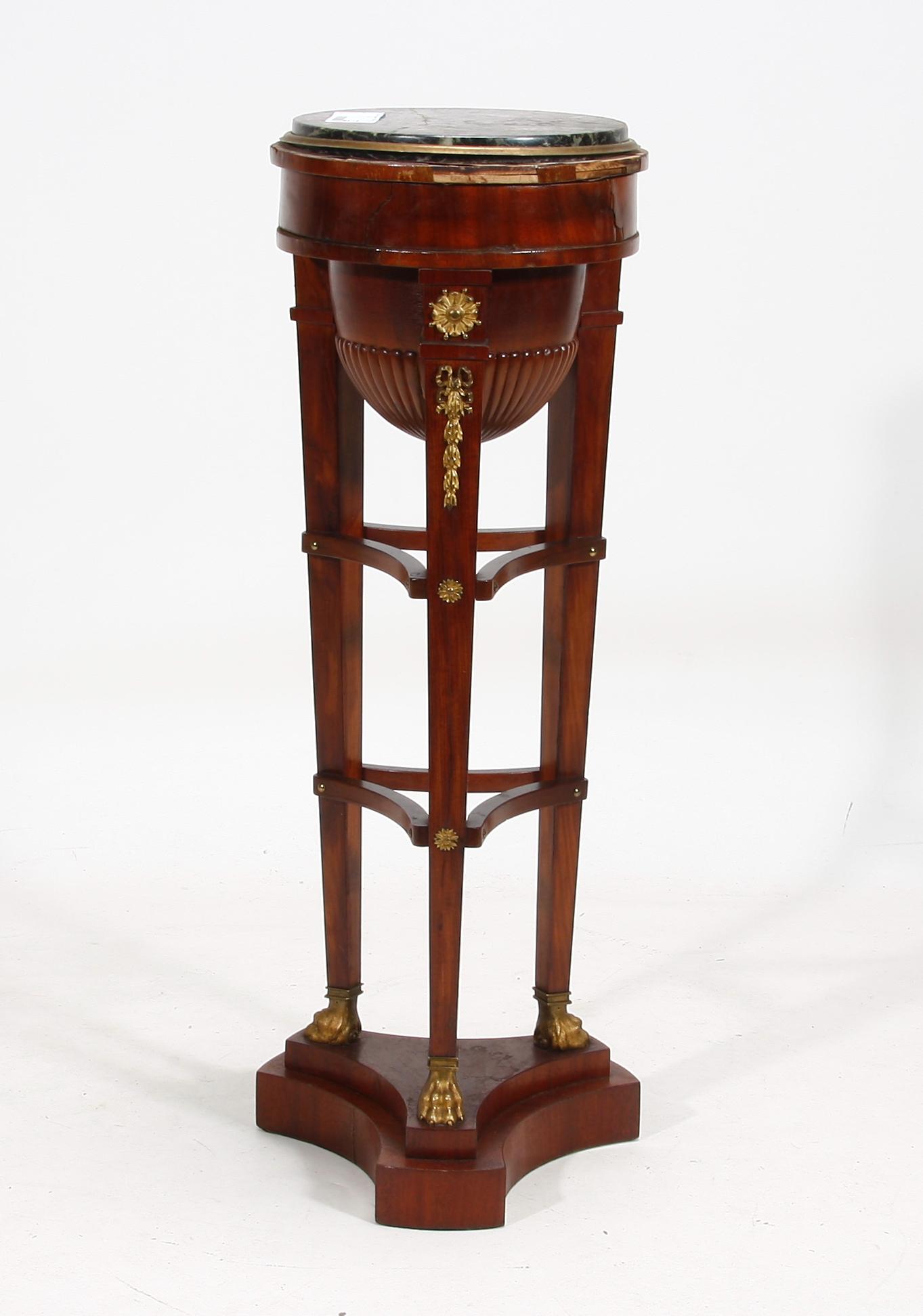 PIEDESTAL, empirestil, 1900-talets början.