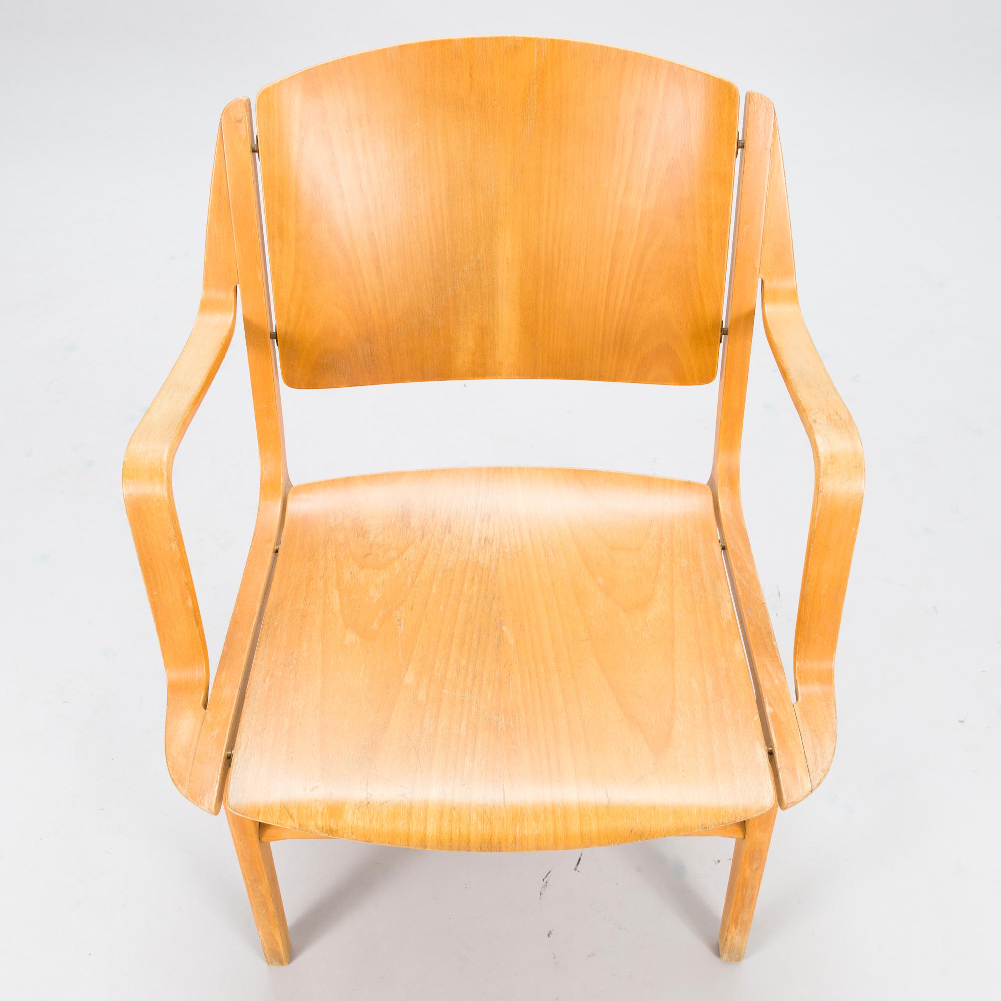 PETER HVIDT & ORLA MØLGAARD NIELSEN, karmstol, "Ax-stolen", Fritz Hansen, Danmark. Modellen formgiven 1950.