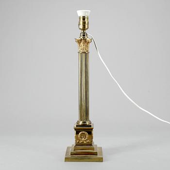 BORDSLAMPA, empirestil, märkt J Hinks & Son, 1900-talets början.
