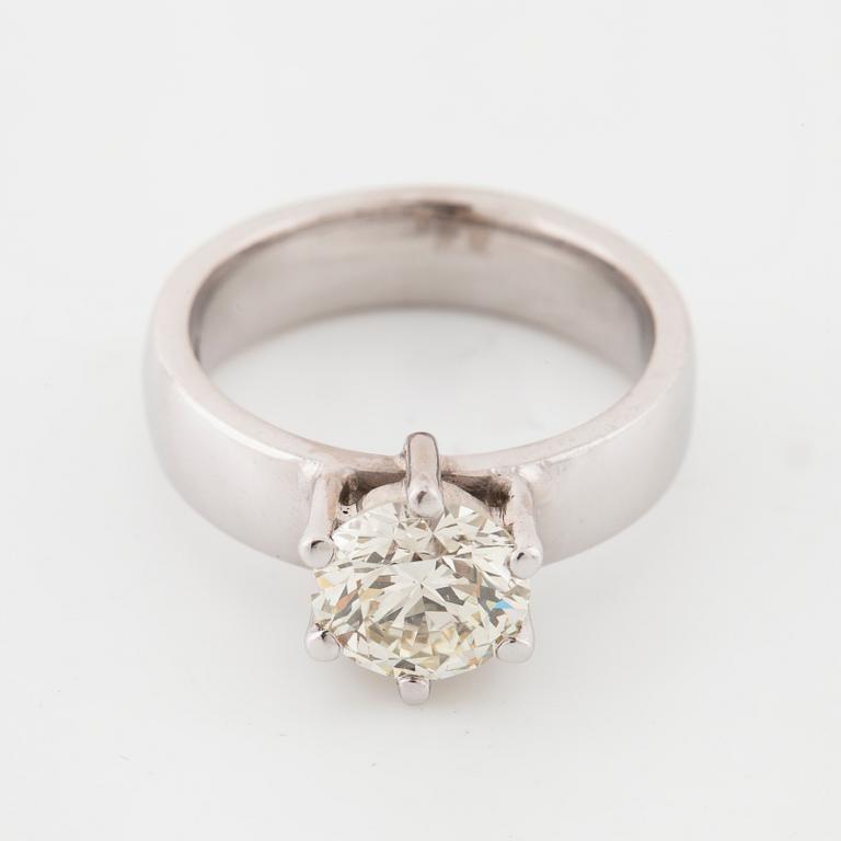 A brilliant cut diamond ring by Guldsmedsmästaren Göteborg, 2016.