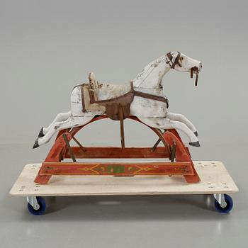 GUNGHÄST, trä, 1800-talets slut.