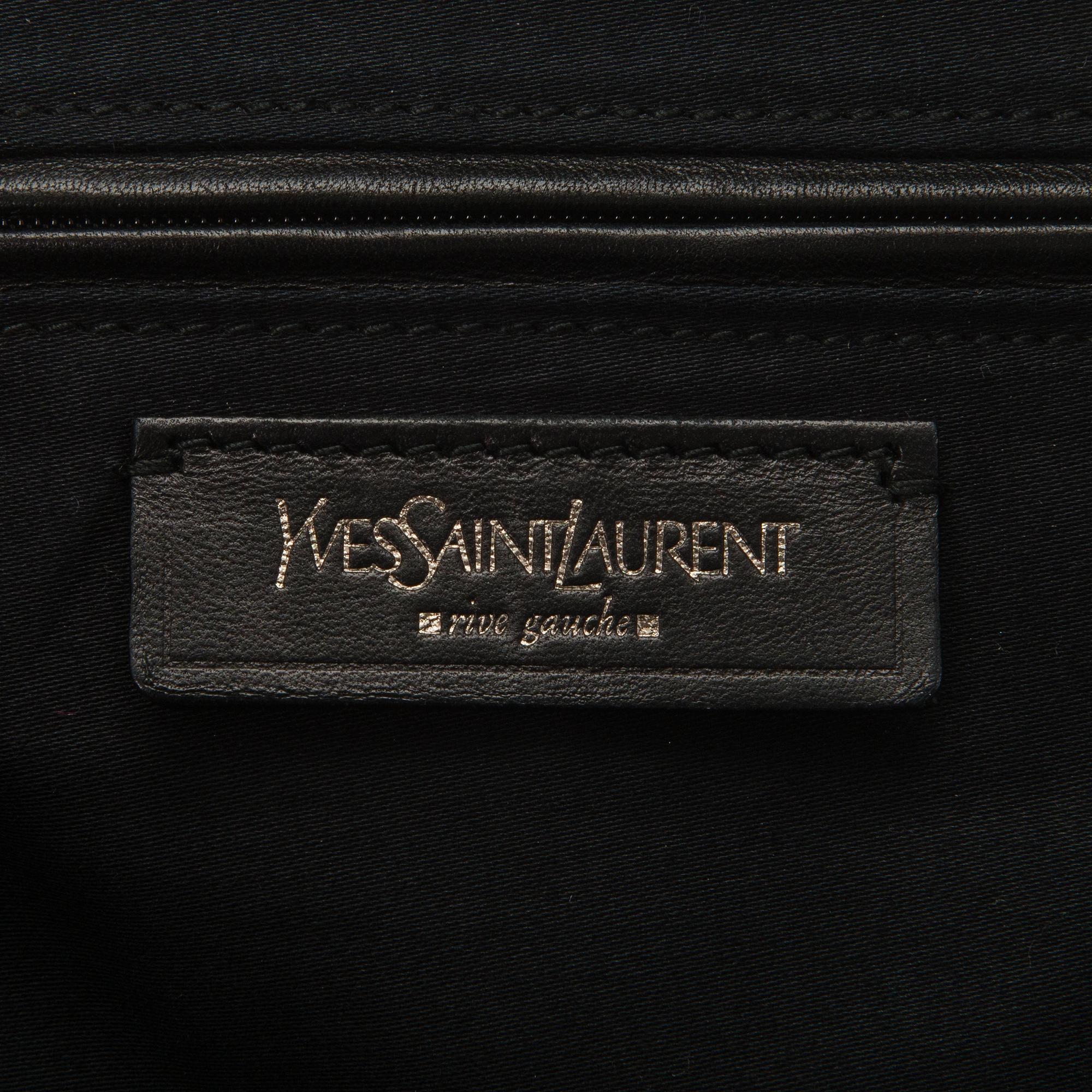 YVES SAINT LAURENT Easy Patent Leather Boston Bag. - Bukowskis