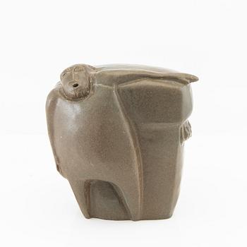 Åke Holm,  figurin signerad stengods.