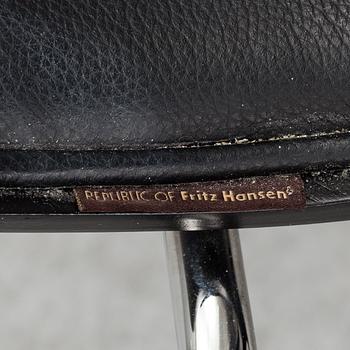 ARNE JACOBSEN, four 'Series 7' chairs from Fritz Hansen, Denmark, 2016.