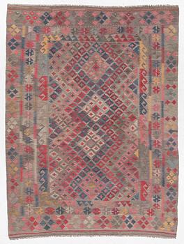 A Kelim carpt, c. 280 x 205 cm.