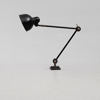 INDUSTRILAMPA, Kaiser-idell, 1900-talets första hälft.