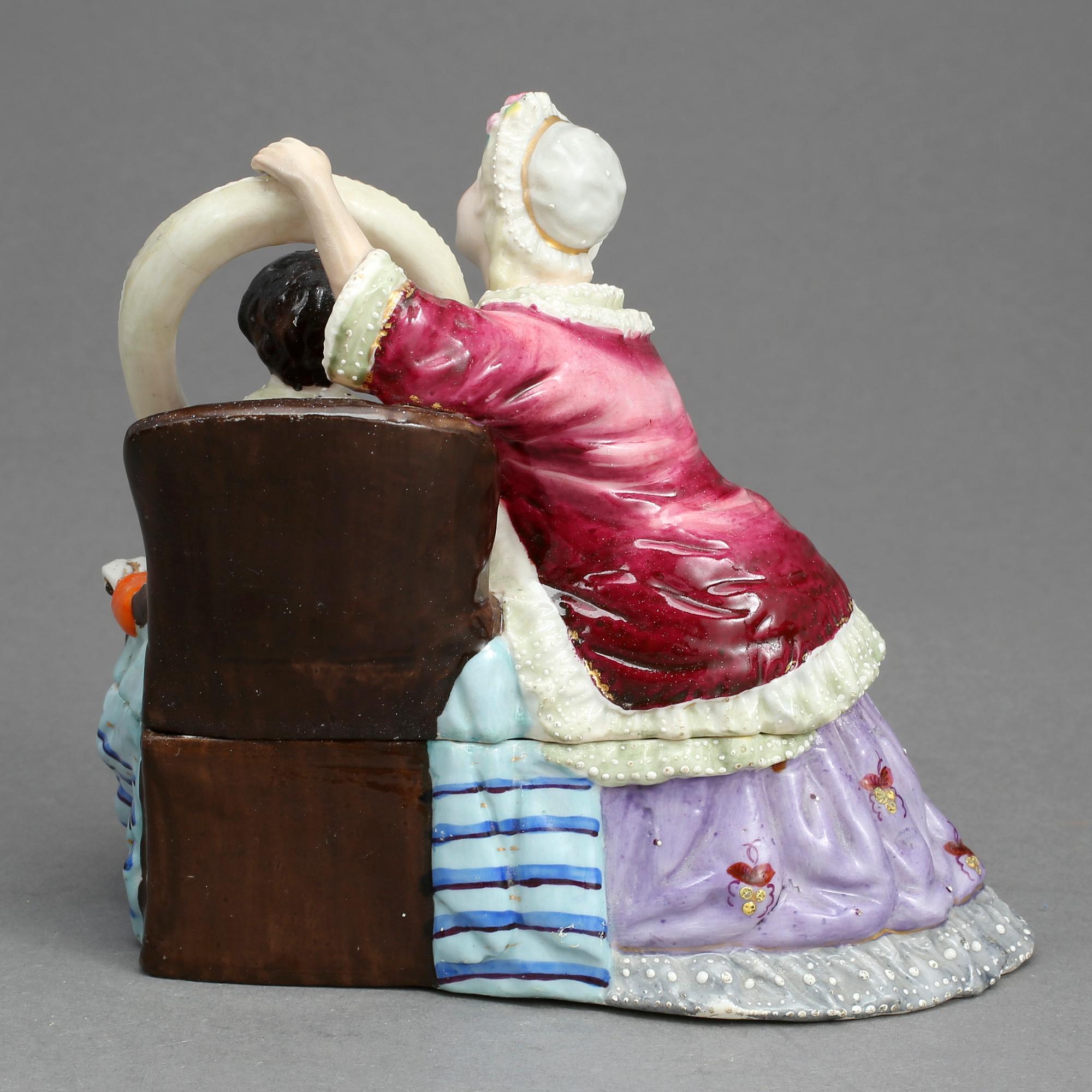 SKRIVSTÄLL, porslin, 1800-talets andra hälft.