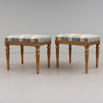 TABURETTER, 1 par, gustaviansk stil, 1900-talets första hälft.
