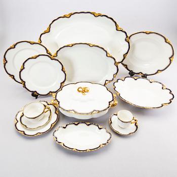 A 122 pcs of Limoges porcelain dinner service.