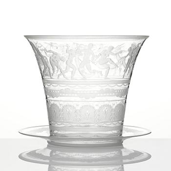 Simon Gate, an engraved glass bowl with plate, Orrefors 1930, model 122.