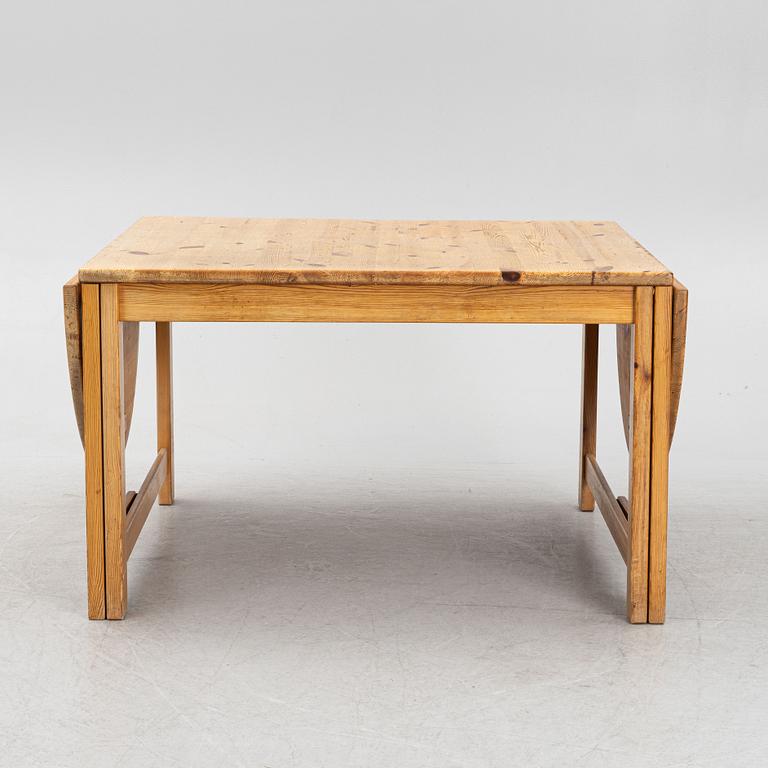 A dining table, second half of the 20th Century.