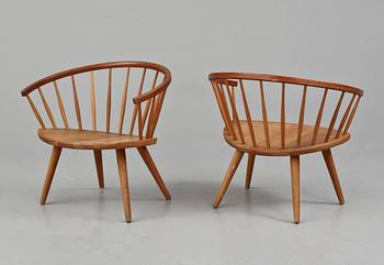 KARMSTOLAR, ett par,  "Arka" Yngve Ekström, modellen formgiven 1955.