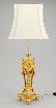 53. BORDSLAMPA. Louis XVI-stil.