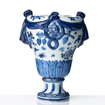 A blue and white vase, Qing dynasty, Qianlong (1736-95).