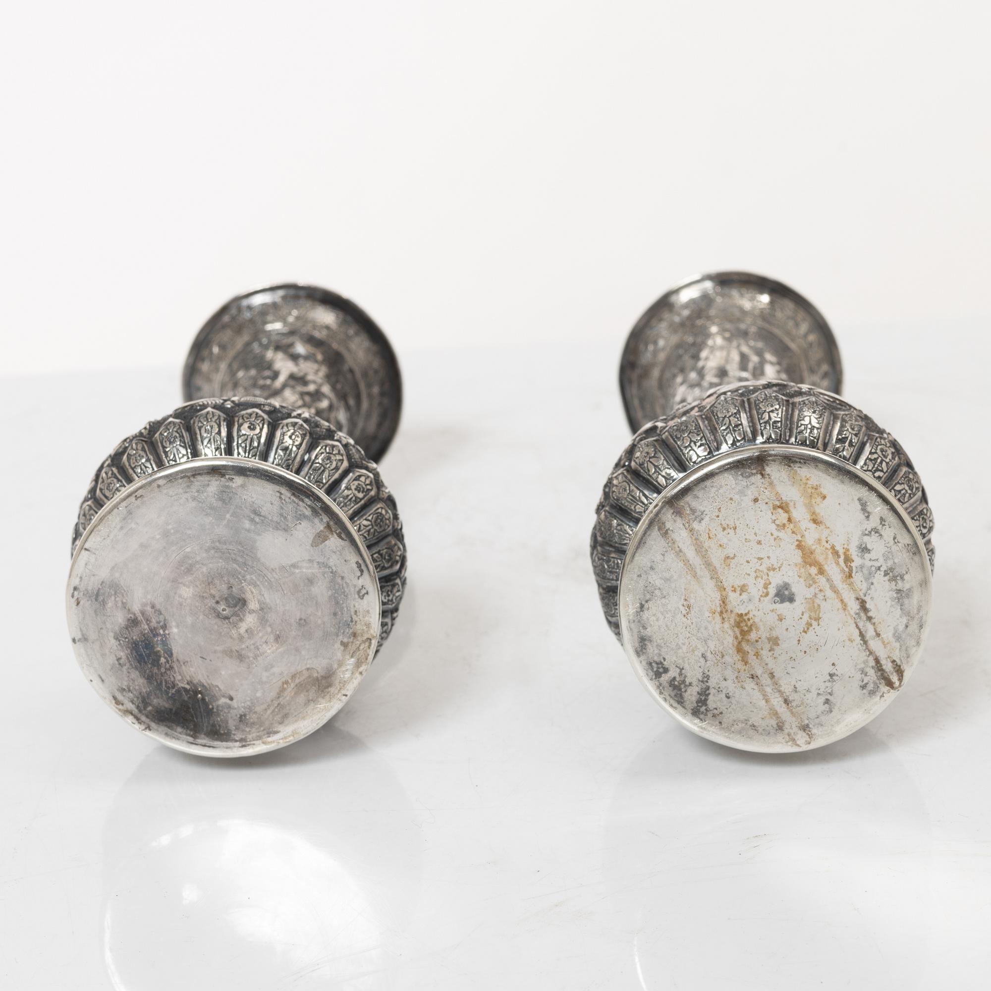 Vaser, ett par, silver, Persiska, omkring 1900.