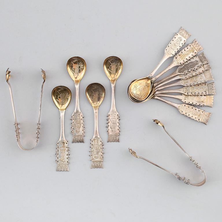 SAMESKEDAR, 12 st samt SOCKERTÄNGER, 2 st, silver, 1900-talets andra hälft. Vikt ca 192 g.