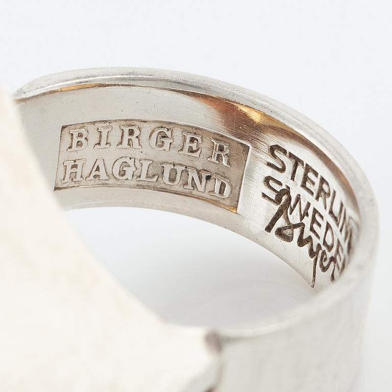 Birger Haglund, Ring sterlingsilver med en syntetisk safir.