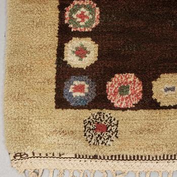 CARPET. "Tusenskönan" ("Bellis"). Knotted pile. 363,5 x 267 cm. Signed AB MMF.