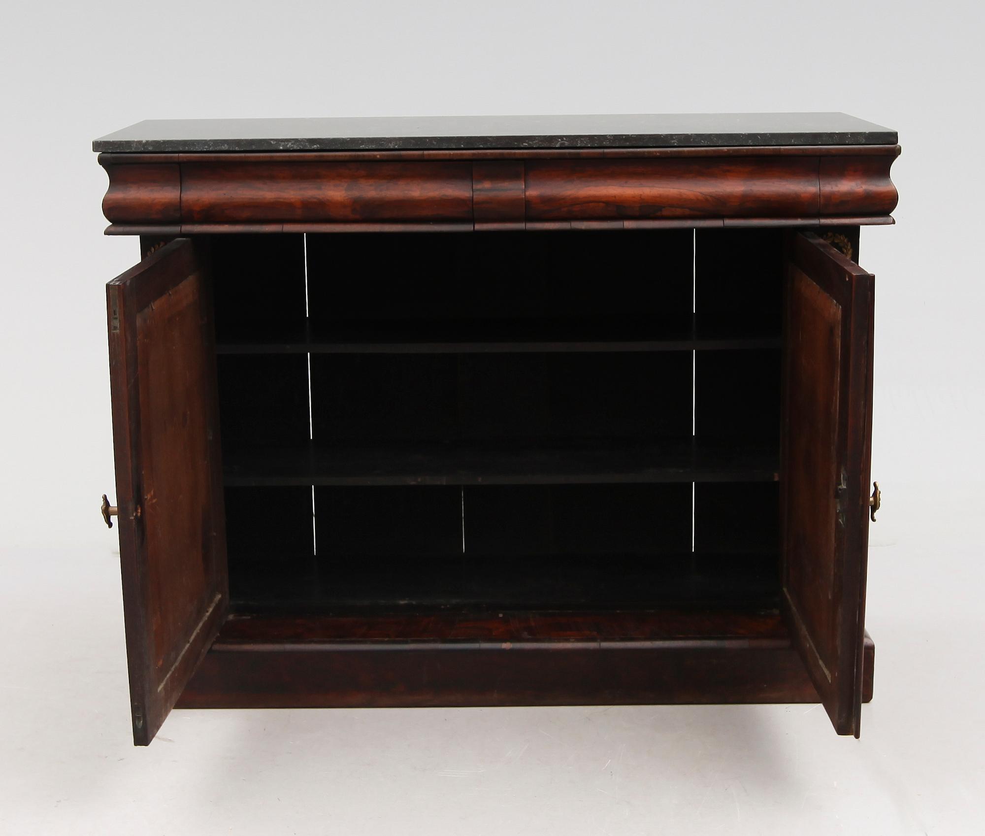 SIDEBOARD, England, 1800-talets andra hälft.