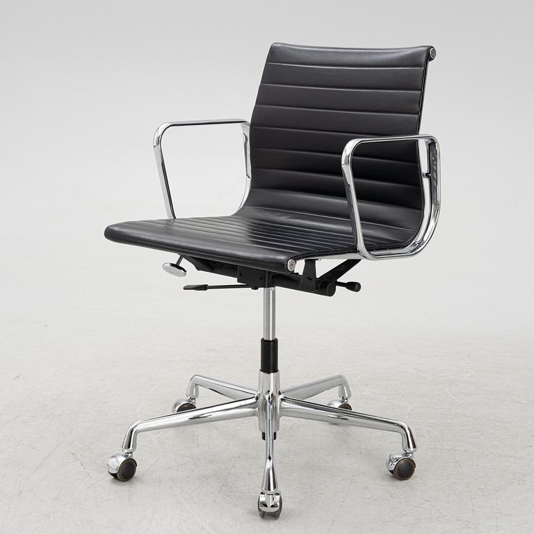 Charles & Ray Eames, office chair, "EA117" Vitra.