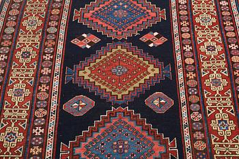 MATTO, an antique/semi-antique Caucasian, probably a Kuba, ca 362,5 x 134-140 cm.