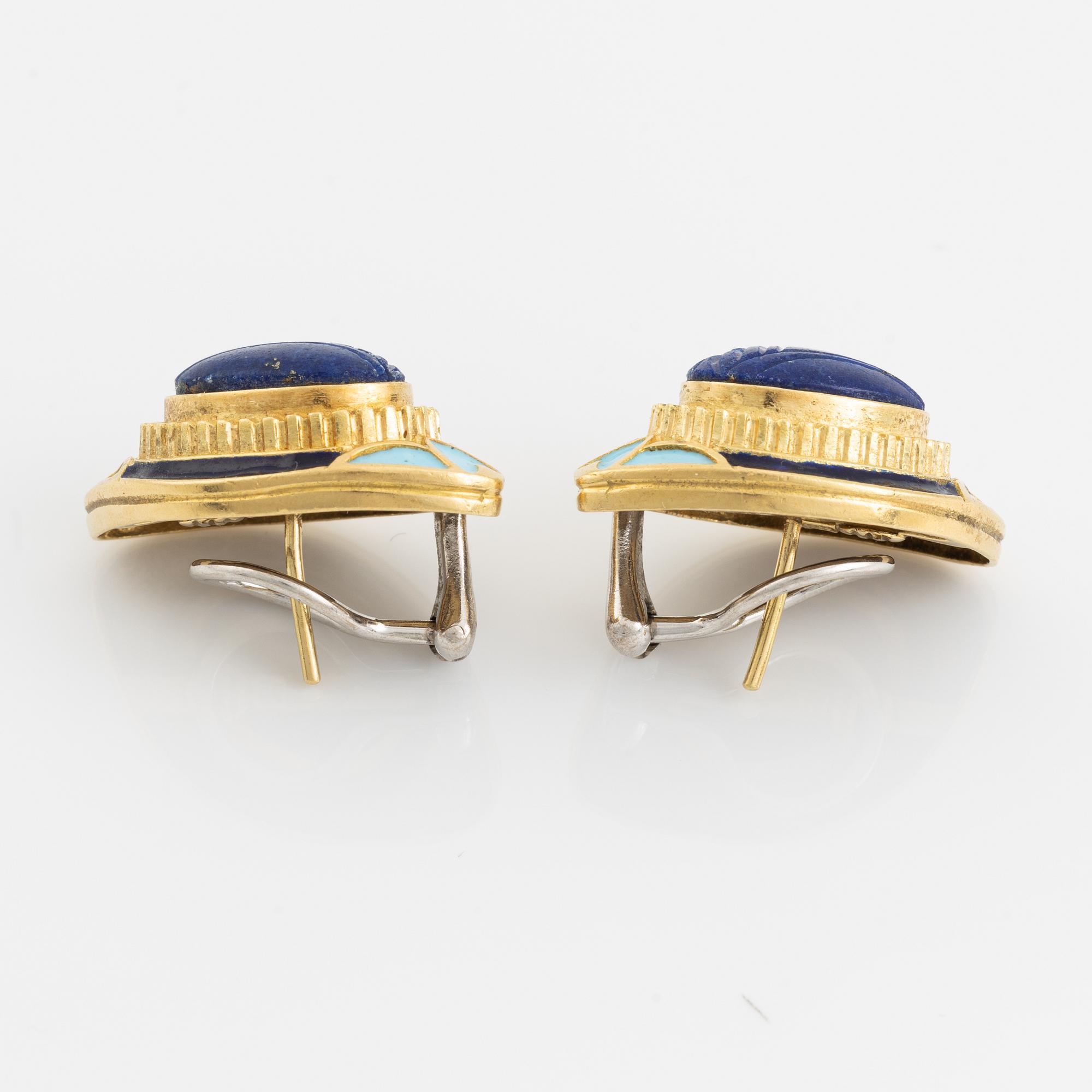 Ett par örhängen 18K guld med lapis lazuli och emalj.