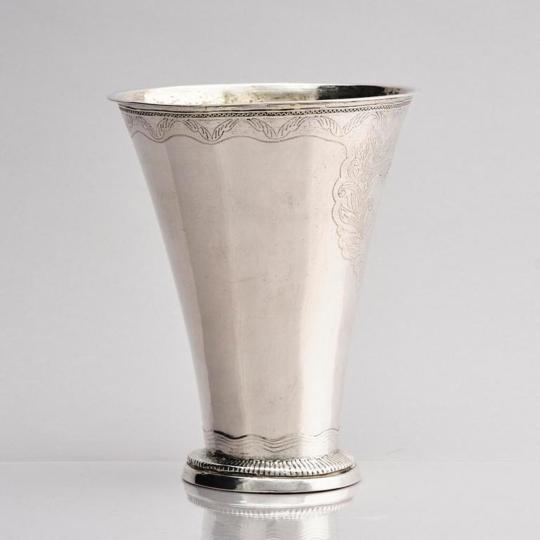 Petter Gillberg, a silver cup, Varberg 1775.