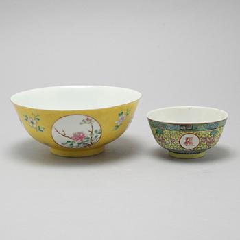 Two porcelain bowls from China, 20th century.