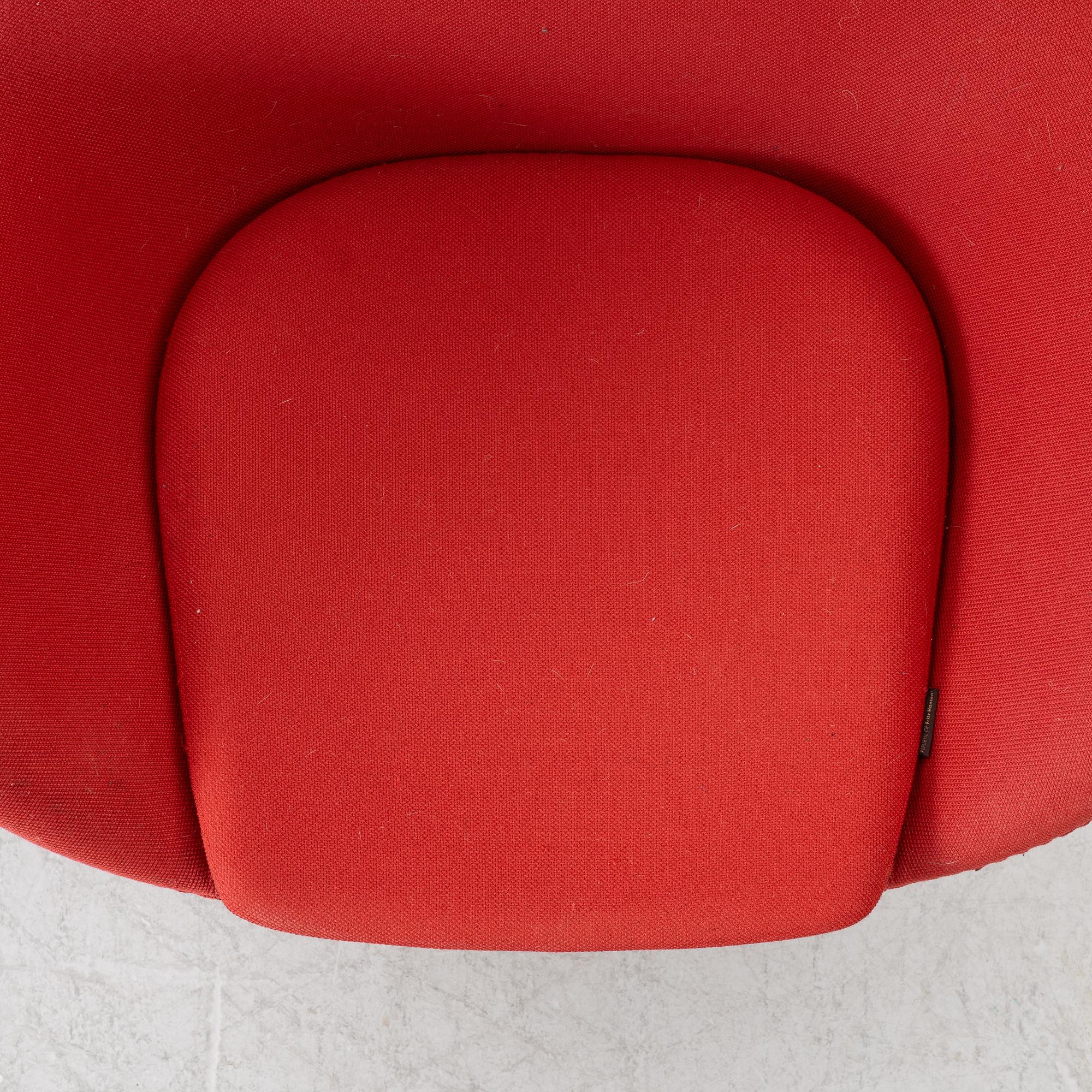 Arne Jacobsen, fåtölj "Ägget", Fritz Hansen, 2014.