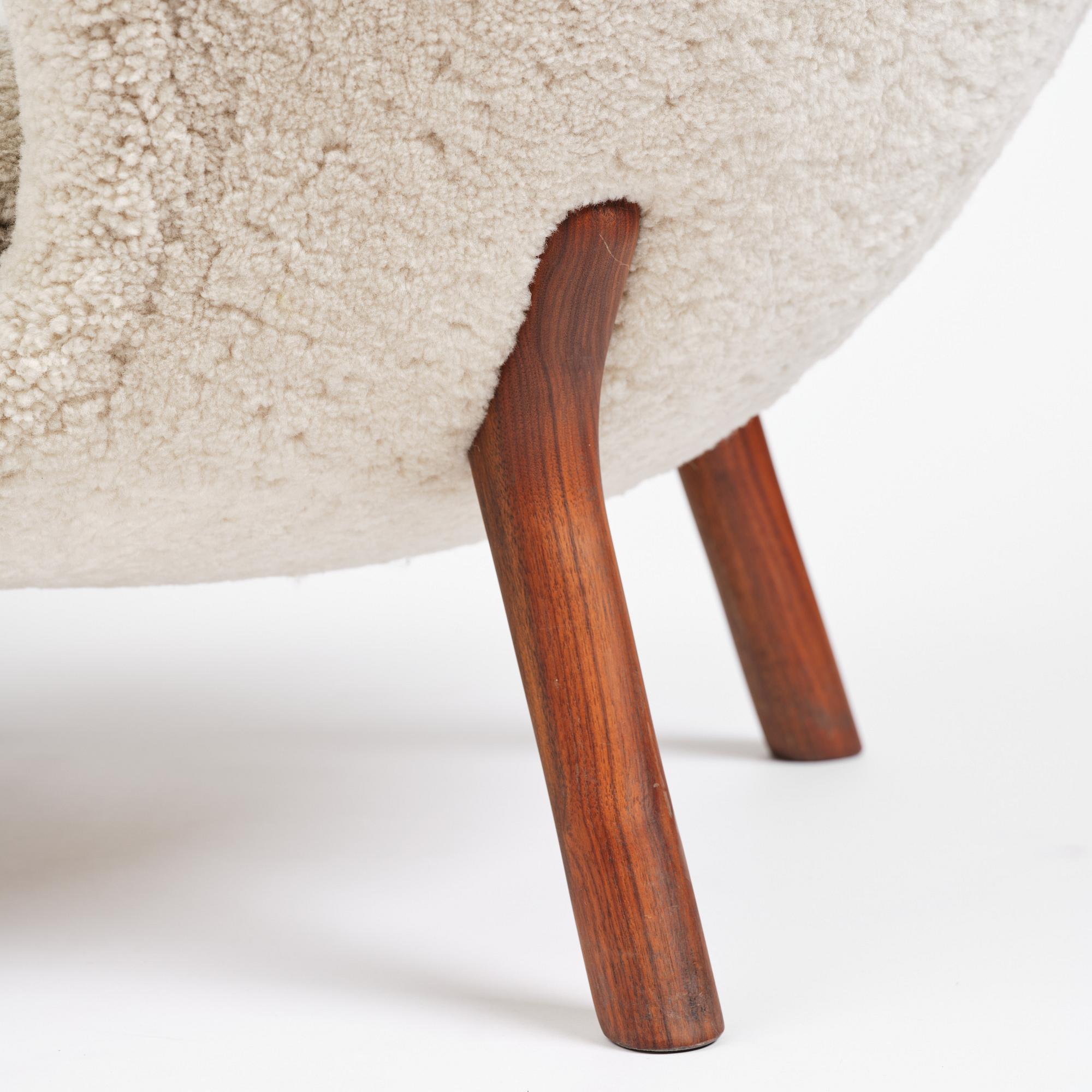 Viggo Boesen, fåtöljer, ett par, "Little Petra", &Tradition, ca 2019.