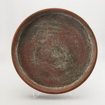 Stig Lindberg, a stoneware dish, Gustavsberg Studio, Sweden 1968.