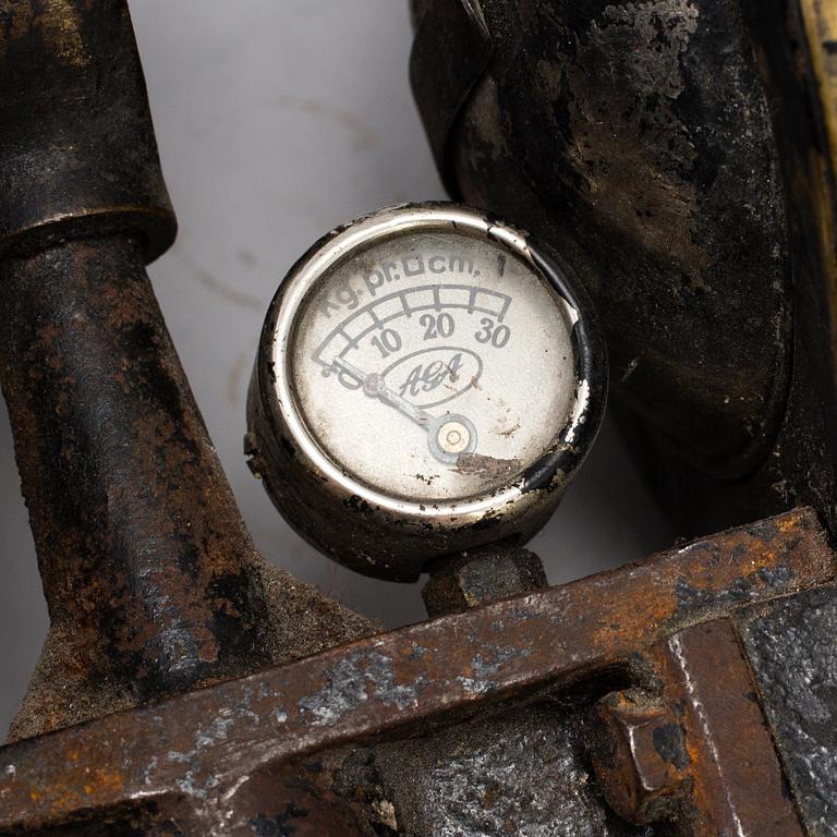 A morse signal lamp by AGA from around 1910.