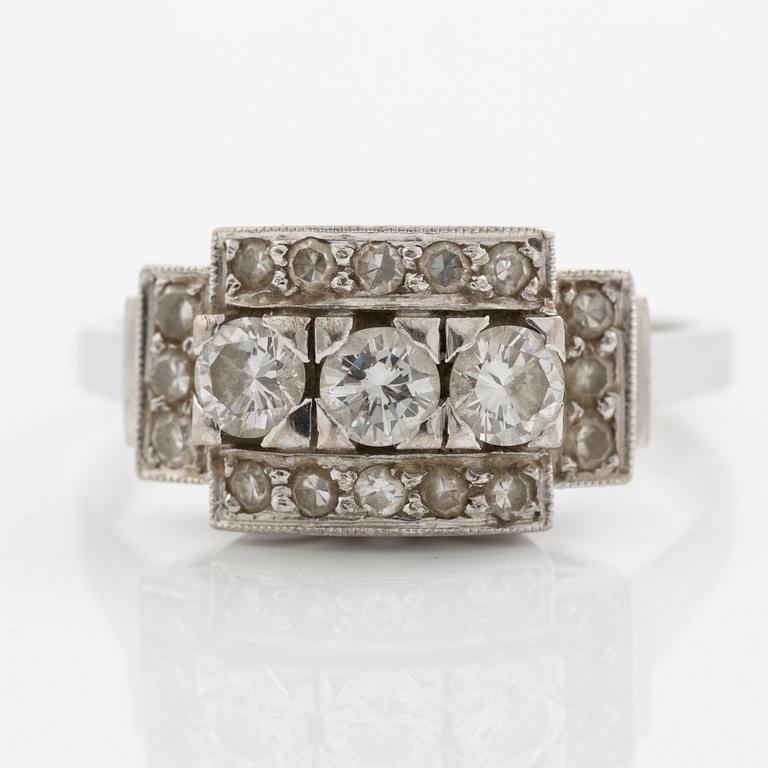 Ring, 18K white gold set with brilliant-cut and octagonal-cut diamonds.