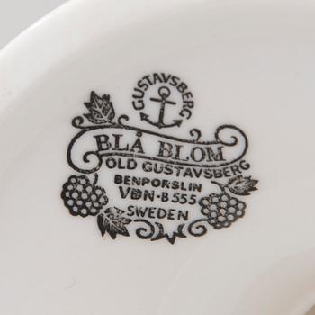 A 43-piece porcelain dinnerware set, "Blå blom", Gustavsberg.