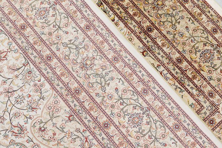 Matta, Orientalisk silk, ca 279 x 184 cm.