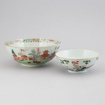 A group of 7 porcelain objects, Qing dynasty, incl. Qianlong and 19th century.